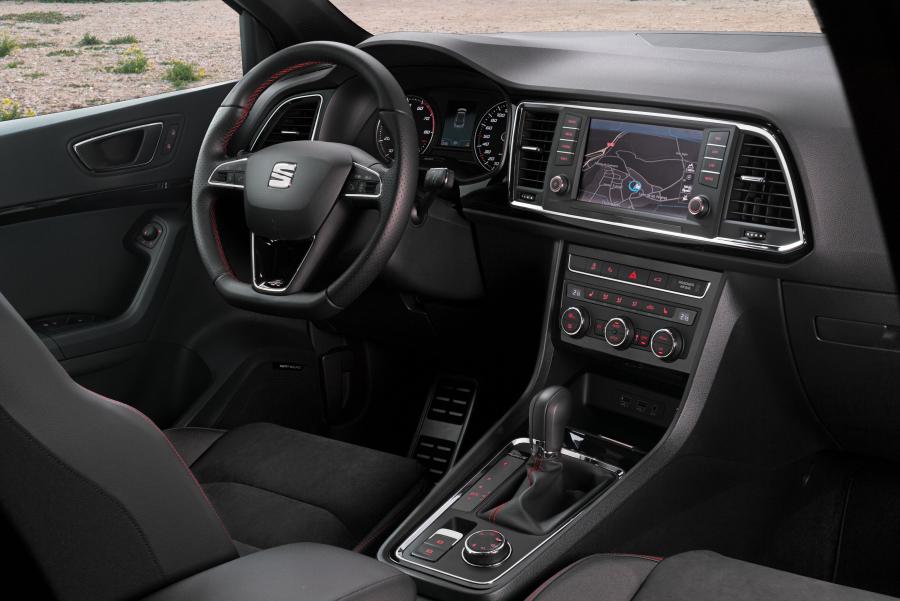 Интерьер Seat Ateca FR 2017 года  (WW) (фото 25 из 46)